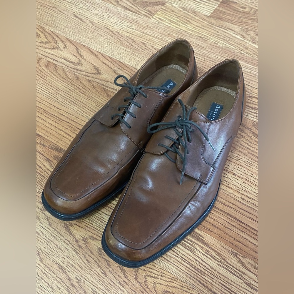 Ashton Grey brown dress shoes. Size 9.